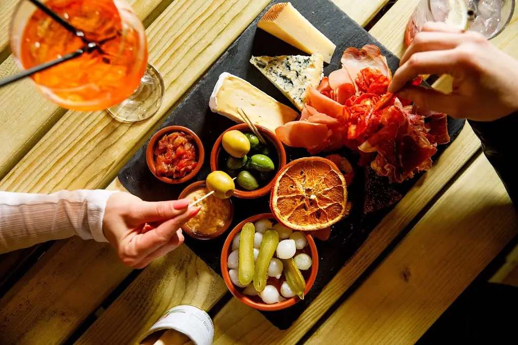 Nomad Bar & Kitchen_Gorseinon_slider_image_3