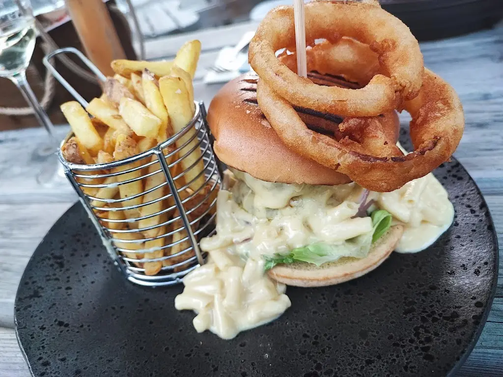 The Powell Bar & Restaurant_Birchington-on-Sea_slider_image_2