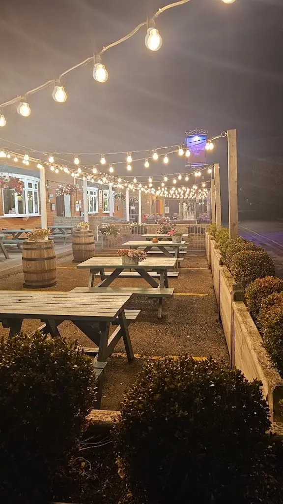 Vegas Pom_Beachcomber Inn_Gronant_review