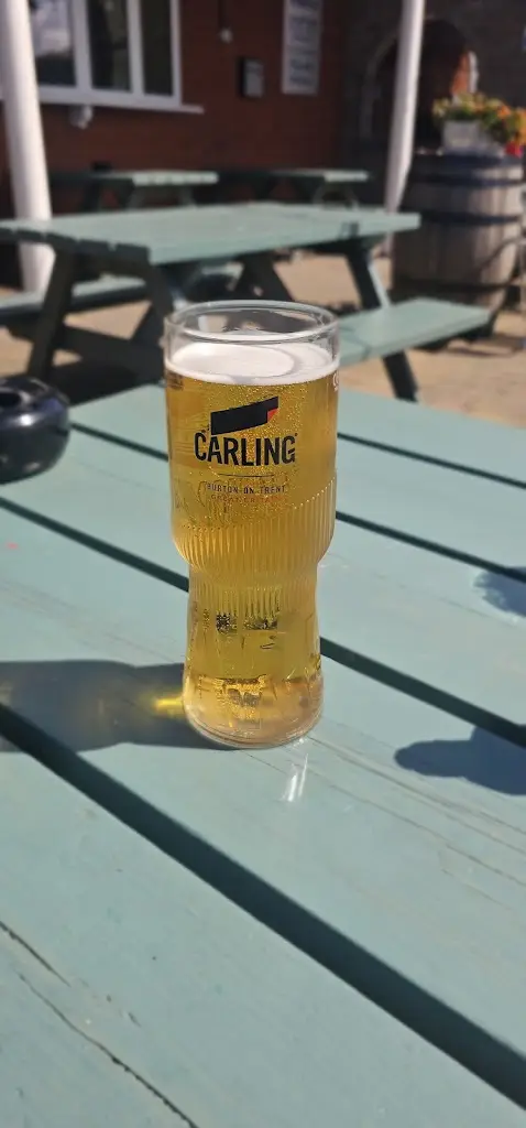 Liam Connor-Hughes_Beachcomber Inn_Gronant_review