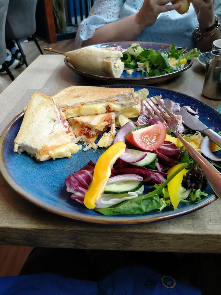 Viv_TU MUNDO_Gronant_review