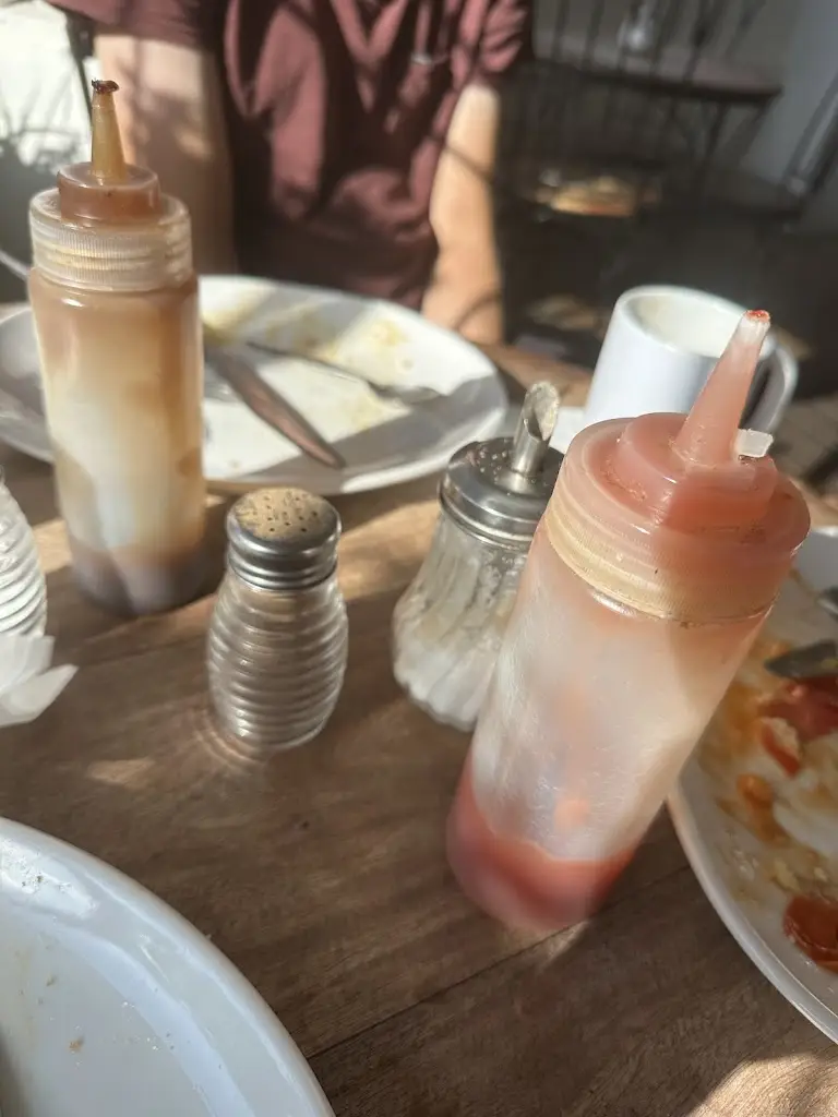 Al Whalley_J D's Cafe_Knighton_review