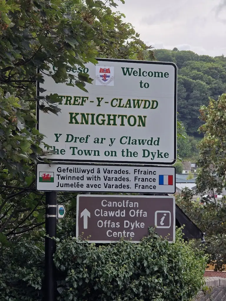 Dee Astell_George & Dragon Inn_Knighton_review