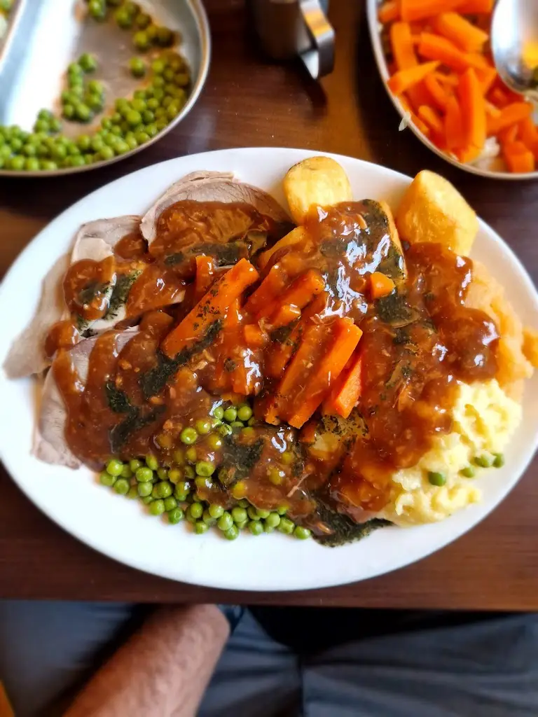 Steven Jones_Wingfield Hotel LTD_Llanbradach_review