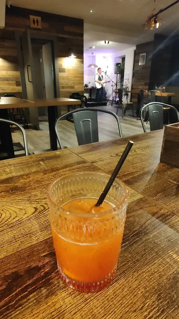 Pete's Eats_Llanberis_slider_image_2