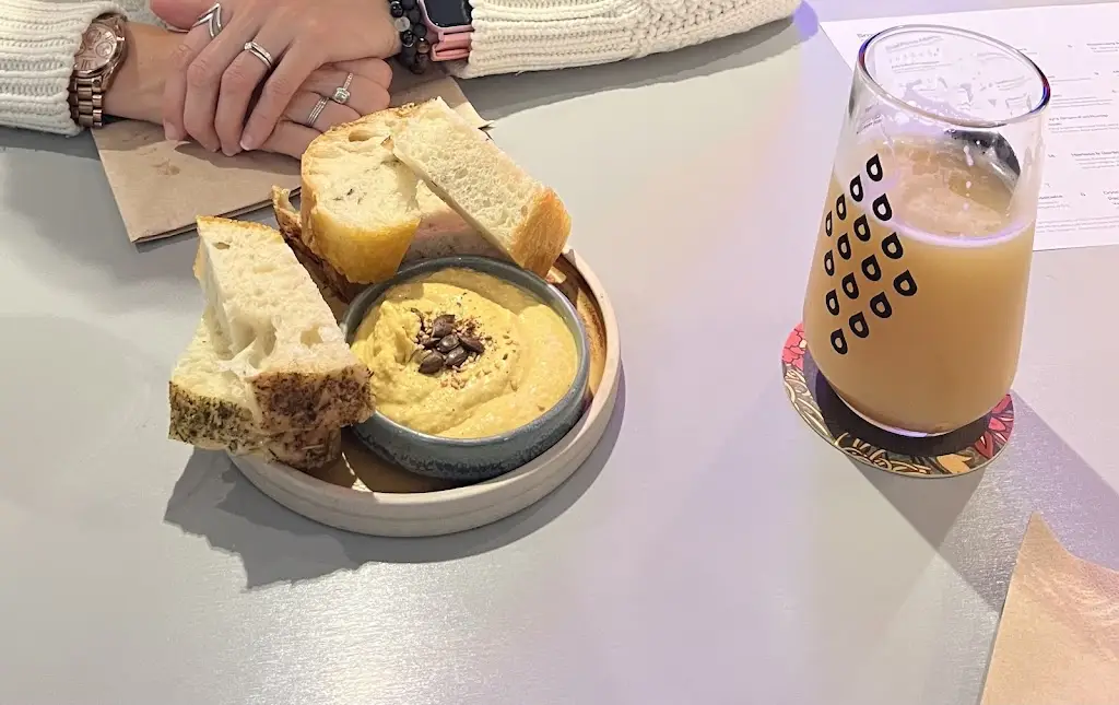 Rebecca Harburn_Polly’s Social_Leeswood_review