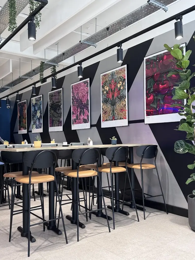 Polly’s Social_Leeswood_slider_image_2