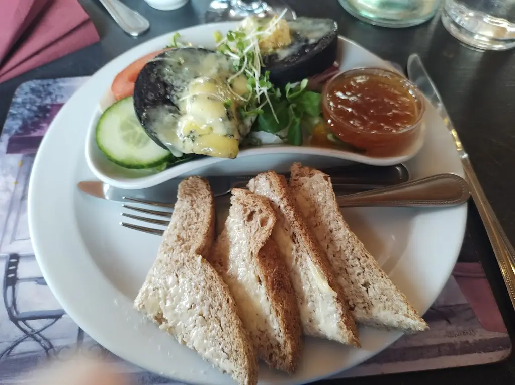 Tania Morgan_The Cherry Pie Inn_Leeswood_review