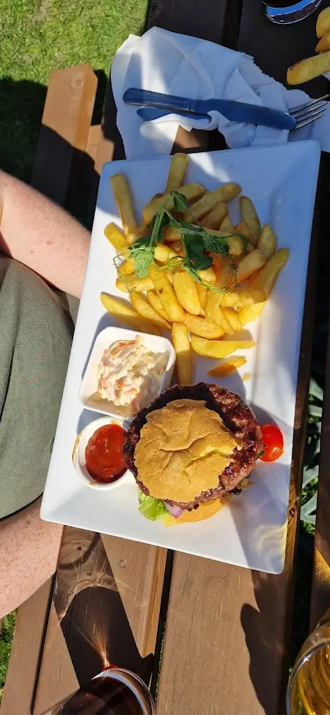 Nicki H_The Kings Head_Guilsfield_review