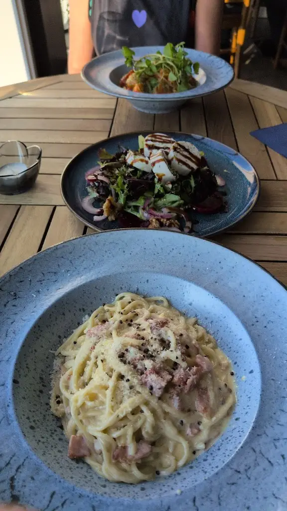 Steve Broster_Fabrizio’s_Guilsfield_review