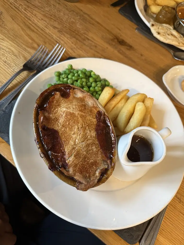 Aaron Patel_Raven Inn_Guilsfield_review