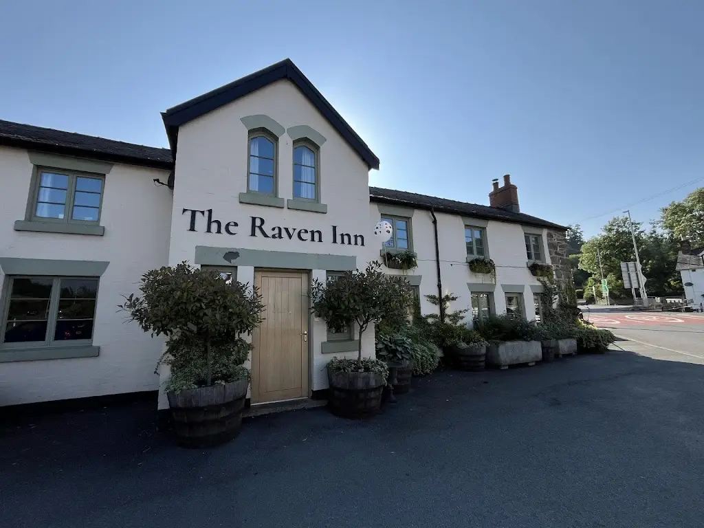 Raven Inn restaurant in Guilsfield
