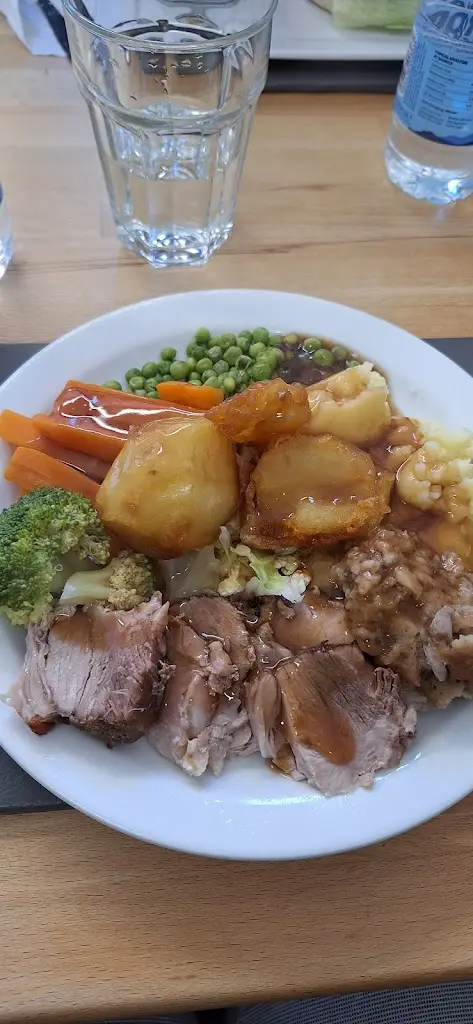 Andrea Pintus_The Tuck Box_Guilsfield_review