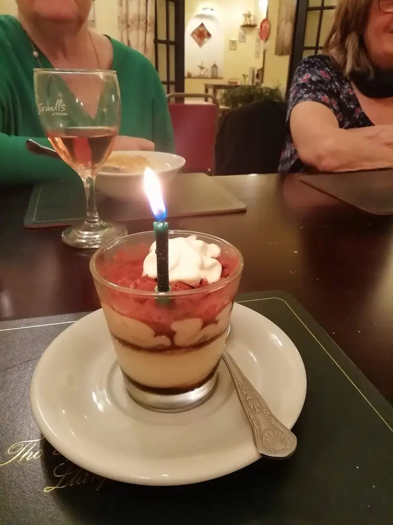 Novi Hughes_Split Willow_Llanfairfechan_recensione