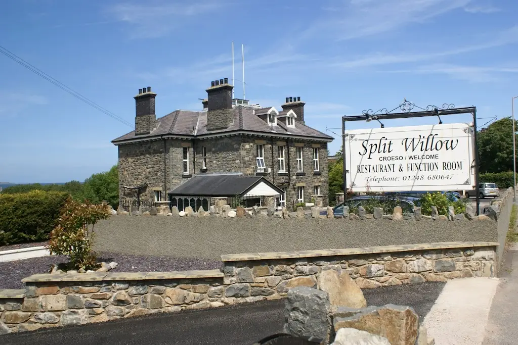 Split Willow_Llanfairfechan_slider_image_3