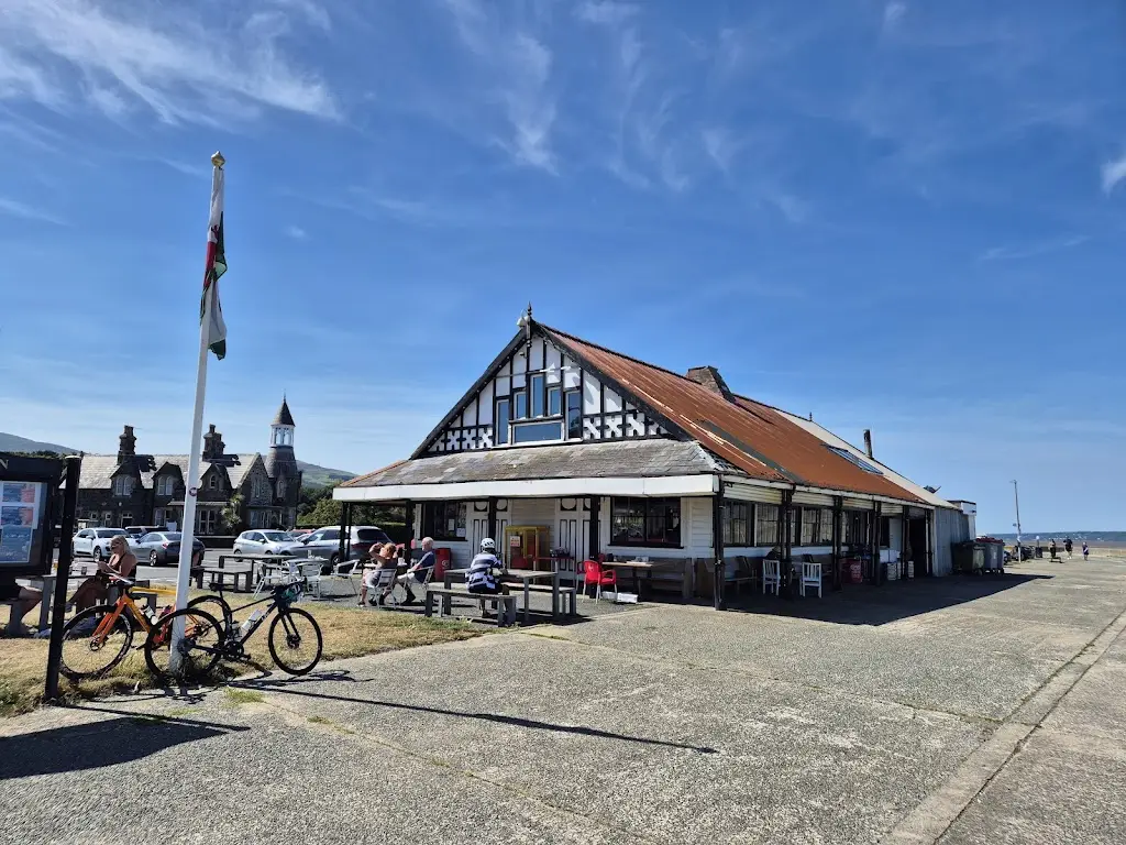 Craig Harrison_Beach Pavilion Cafe_Llanfairfechan_review