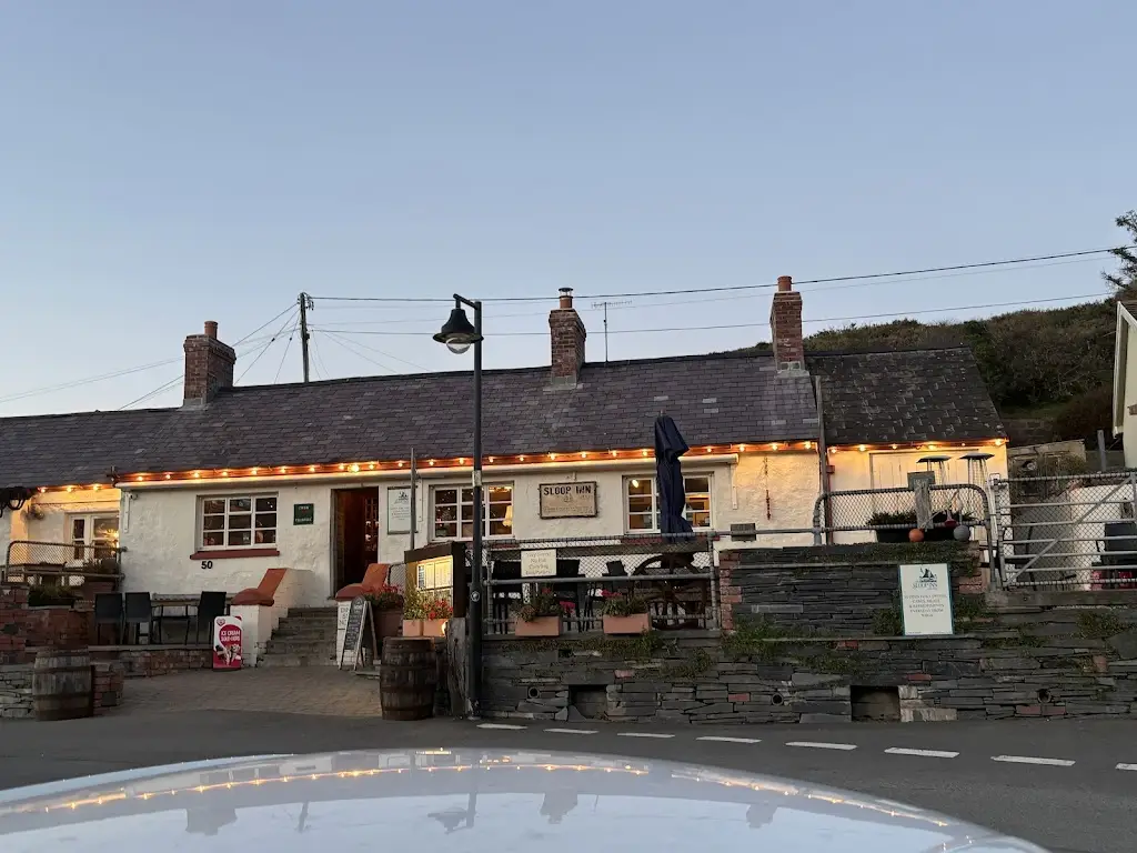 Candida Scott_Sloop Inn_Llangefni_review