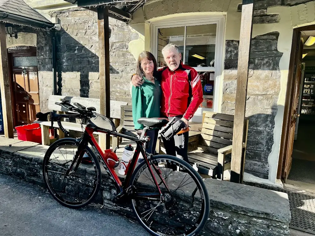 david howells_Walnut tree cafe_Llangynidr_review