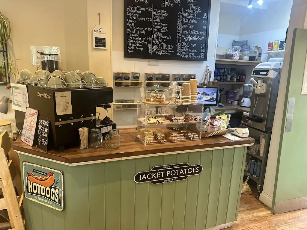 Walnut tree cafe_Llangynidr_slider_image_1