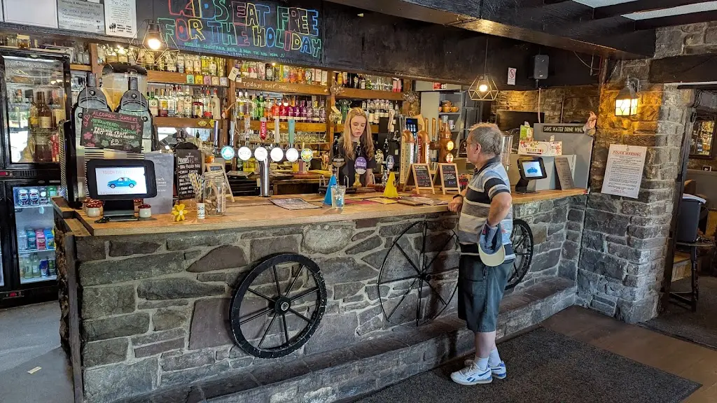 Coach & Horses restaurant in Llangynidr
