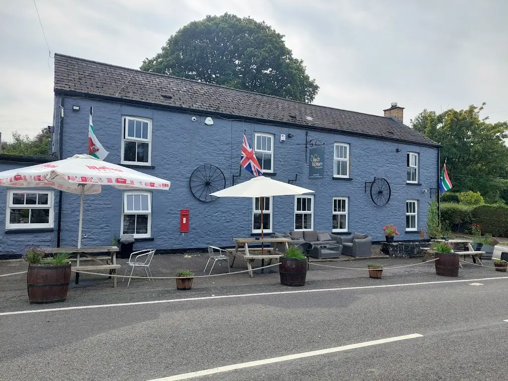 Coach & Horses_Llangynidr_slider_image_3