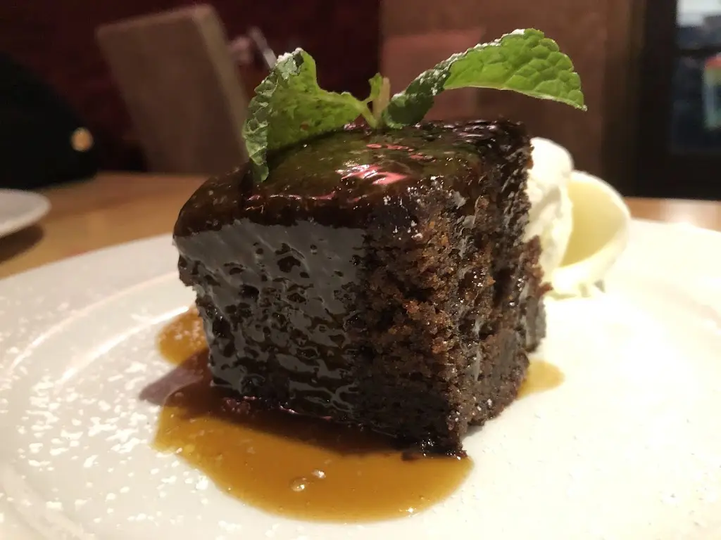 S J Huggett_Cellar 62_Llandeilo_review