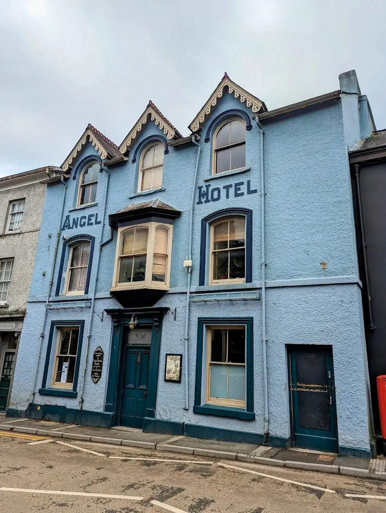 Cellar 62_Llandeilo_slider_image_3