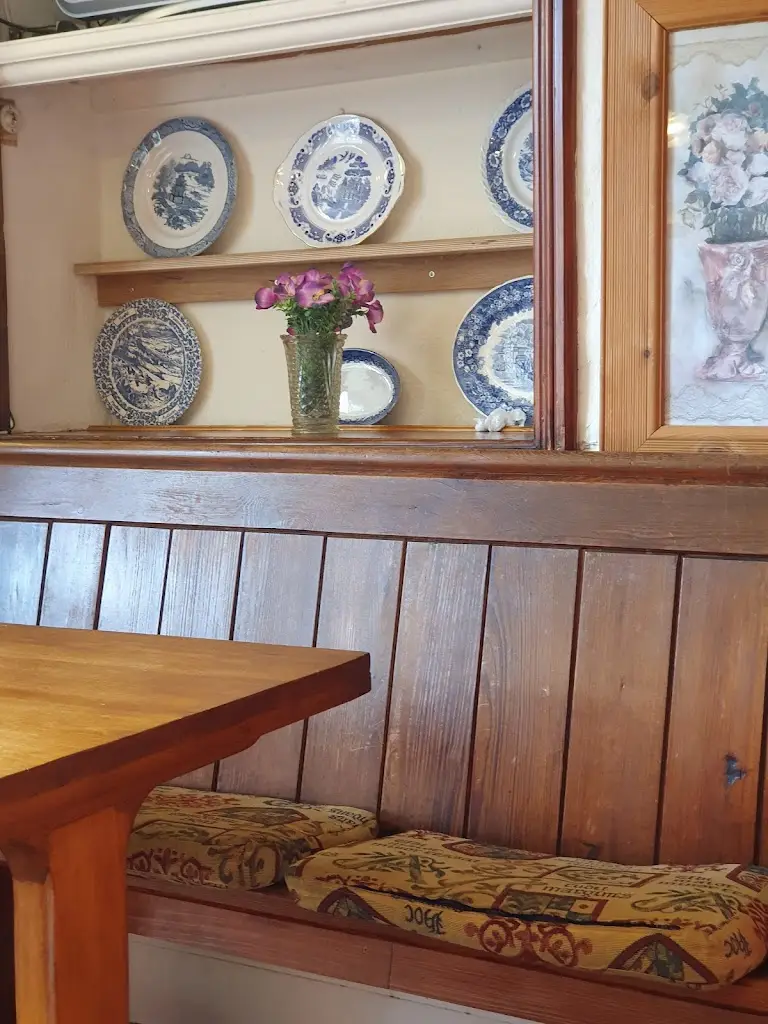 Nicole S_The Wynnstay Arms Hotel_Llanrhaeadr-ym-Mochnant_review