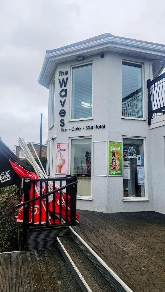 Dave Fegan-Long_The Waves Bar, Cafe, B and B Hotel_Birchington-on-Sea_review