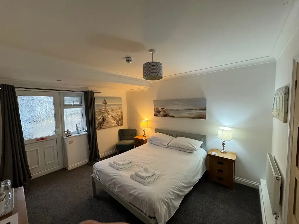 The Waves Bar, Cafe, B and B Hotel_Birchington-on-Sea_slider_image_2