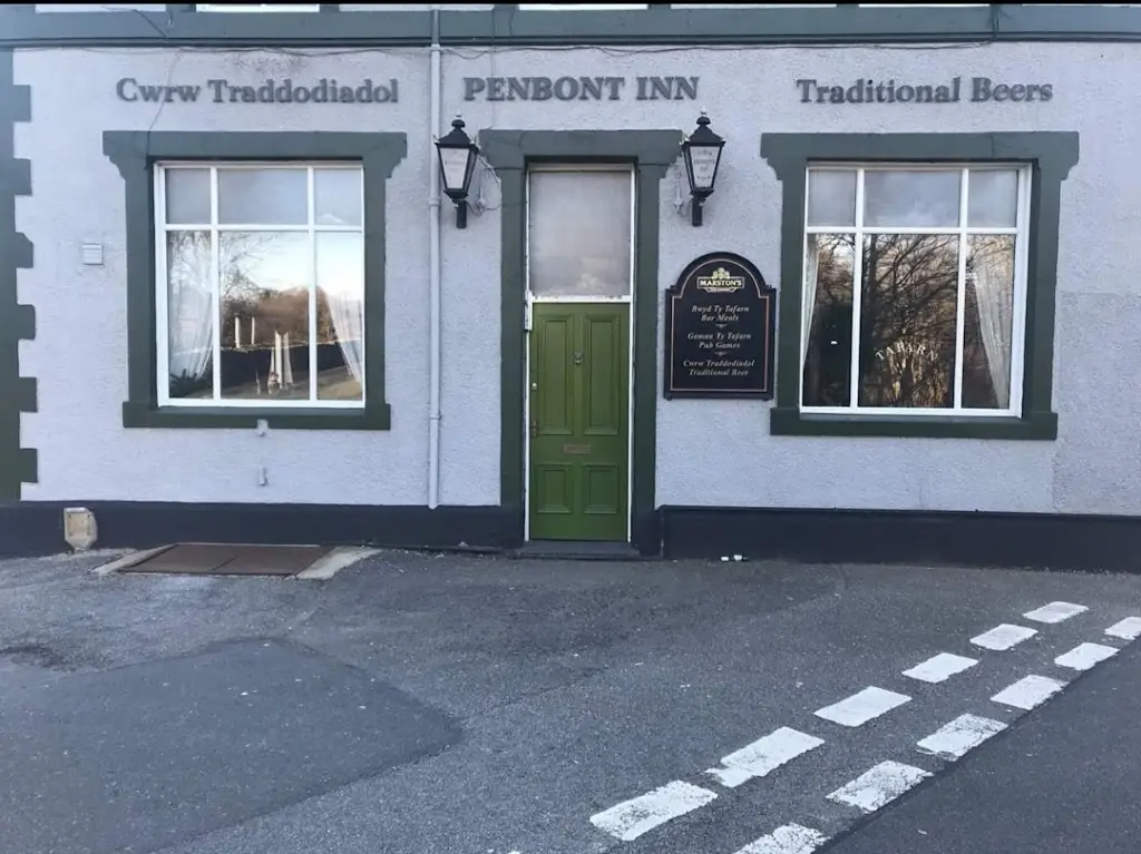 Penbont inn restaurant in Llanrug