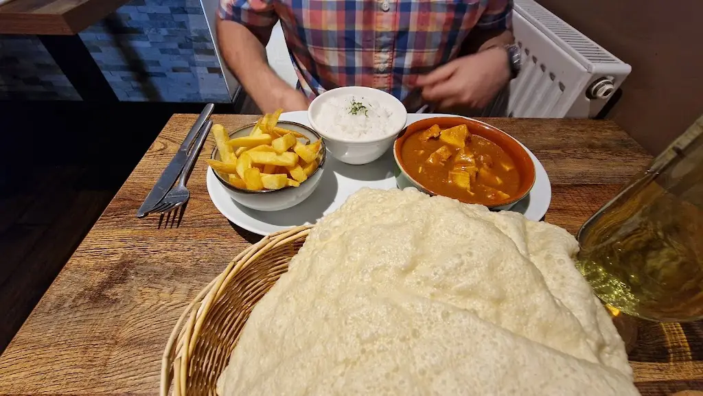 Roy K_Fullbrook's Bistro_Llanharan_avis