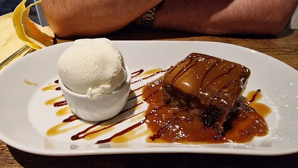 Fullbrook's Bistro_Llanharan_slider_image_2