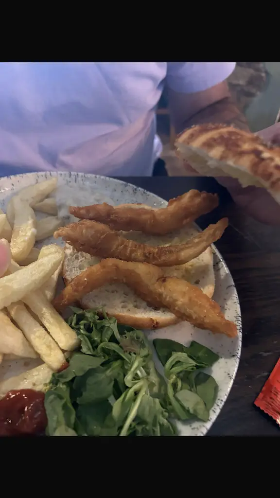 Rachel taylor_Ivor Arms_Llanharan_review