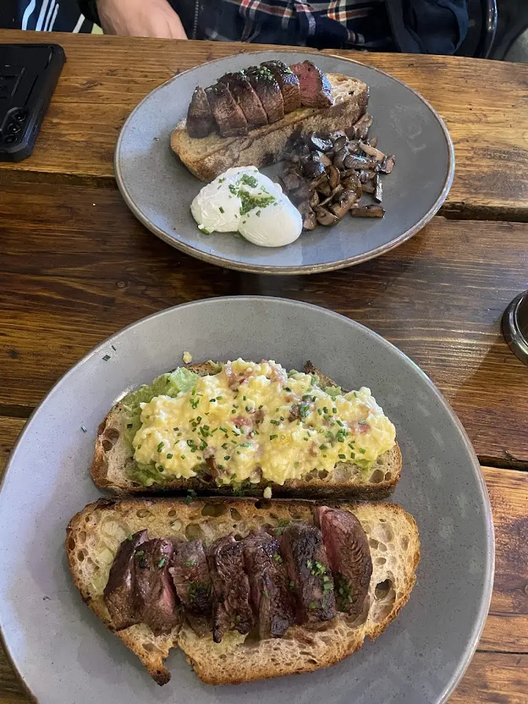 Lateisha Kidner_Kettle Black Cafe_Llanharan_recensione