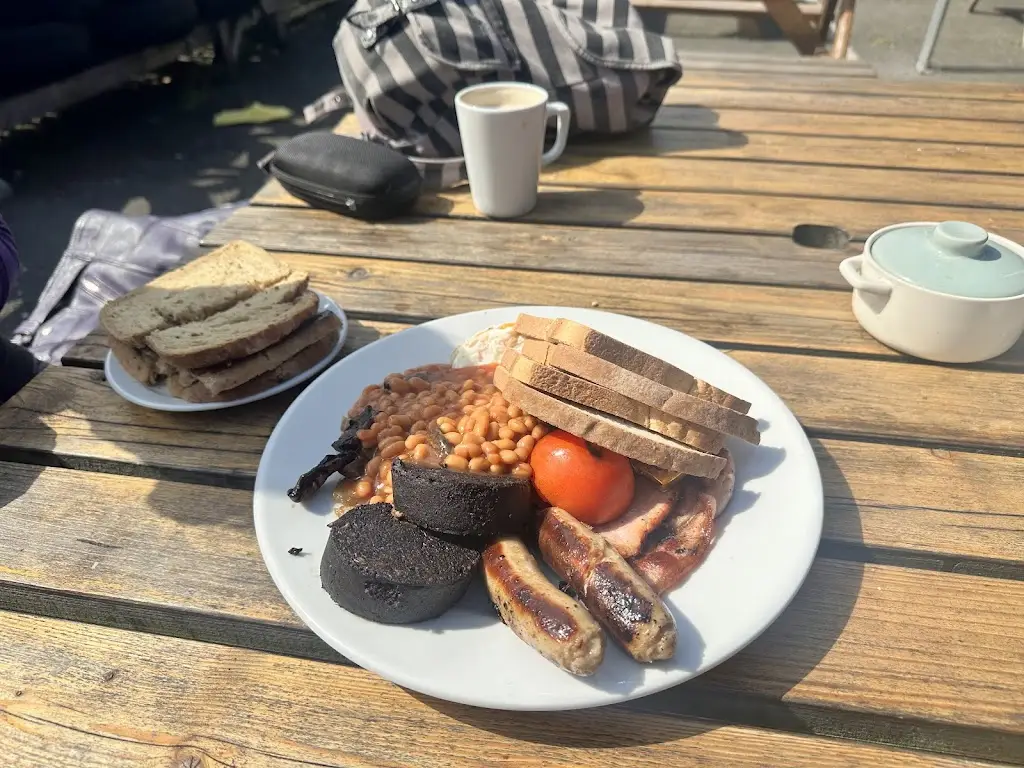 Neil baker_Owls Nest Tea Room Diner_Llandovery_review