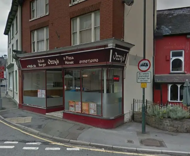 Ozzys Kebab & Pizza restaurant in Llandovery