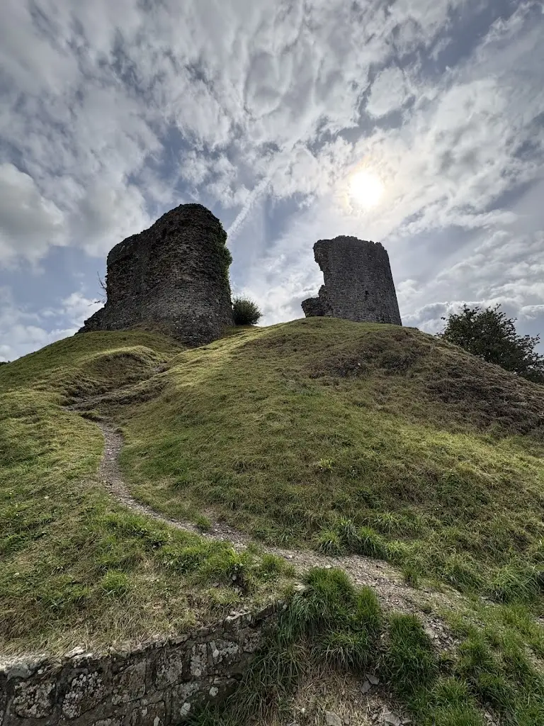 Angela Williams_Llandovery Castle_Llandovery_review