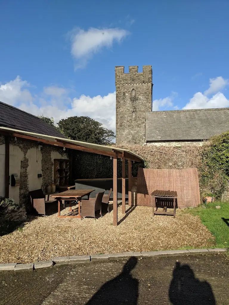 Andor Miles-Board_Neuadd Fawr Arms_Llandovery_review