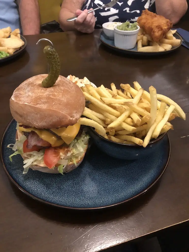 Ben_Rose and Crown Hotel_Llansteffan_review