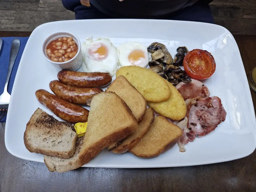Steven Rees_Rose and Crown Hotel_Llansteffan_review