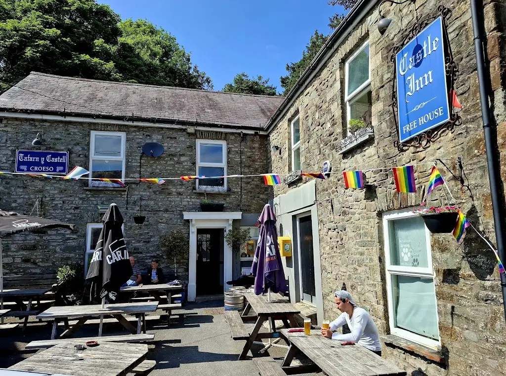 Castle Inn Llansteffan_Llansteffan_slider_image_3