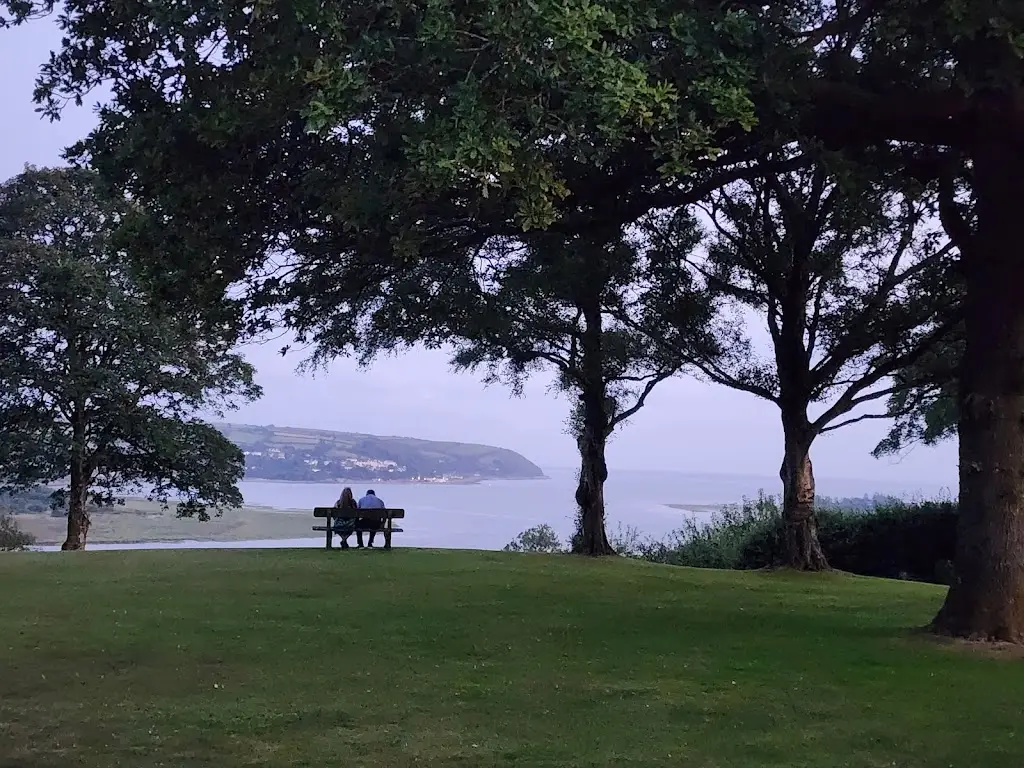 Simon Young_Mansion House Llansteffan_Llansteffan_review