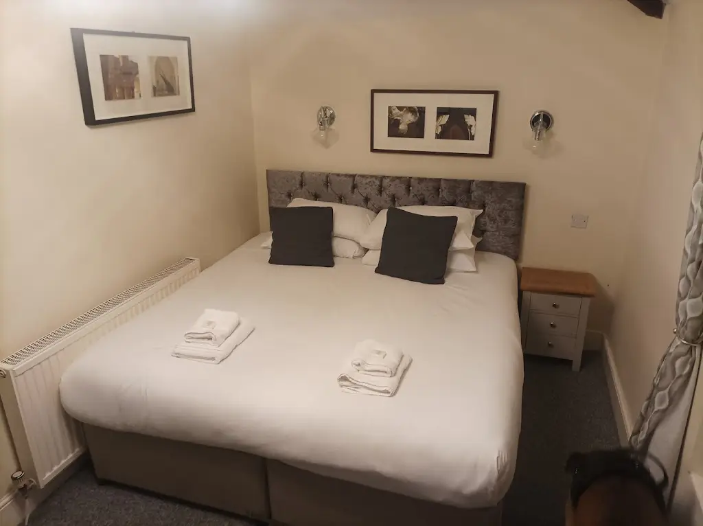 Simon Mehnert_Black Lion Royal Hotel_Lampeter_review