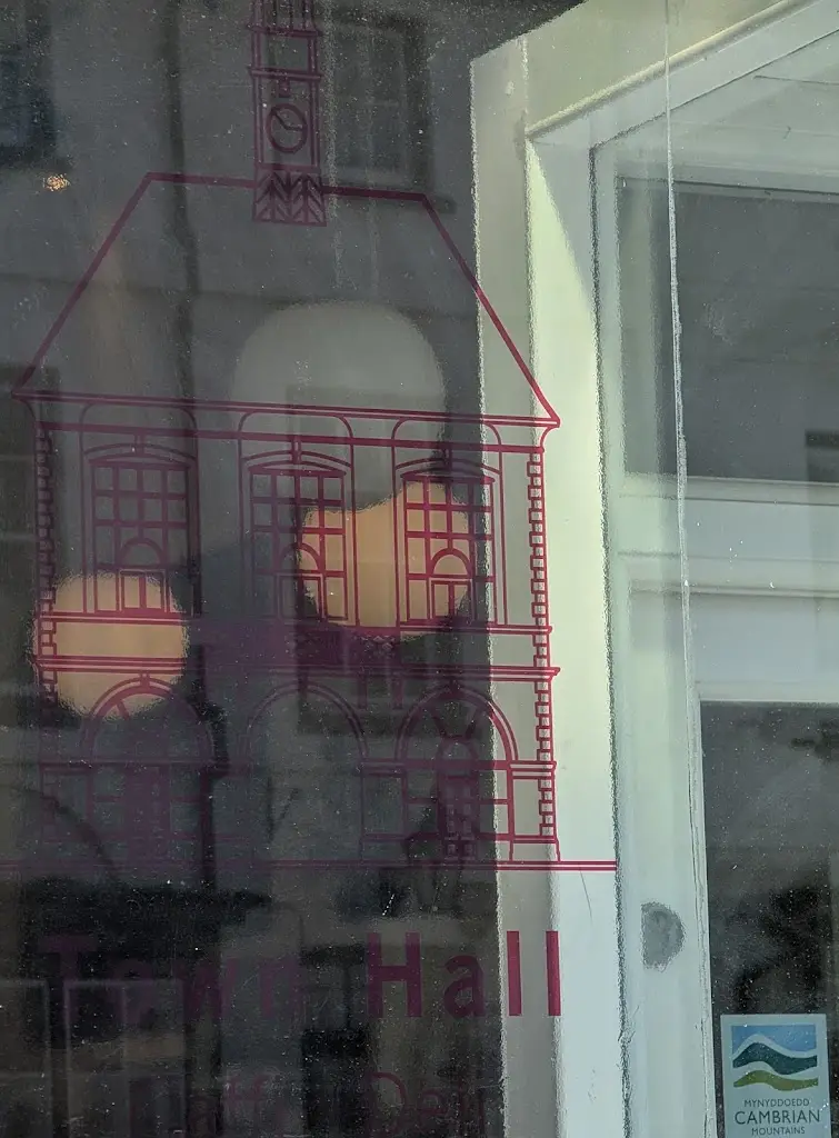 I Thomas_Town Hall Cafe Deli_Lampeter_review