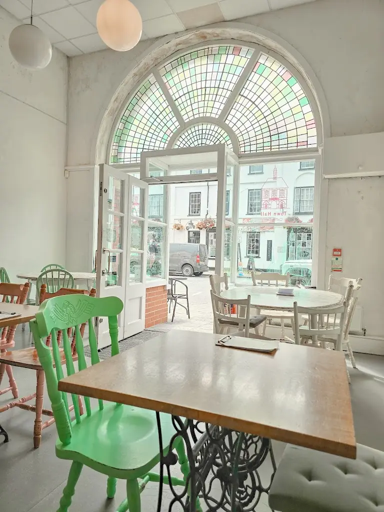 Esra_Town Hall Cafe Deli_Lampeter_review