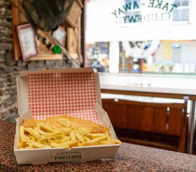 Menu_Lloyd's Fish and Chips_Lampeter_image_2
