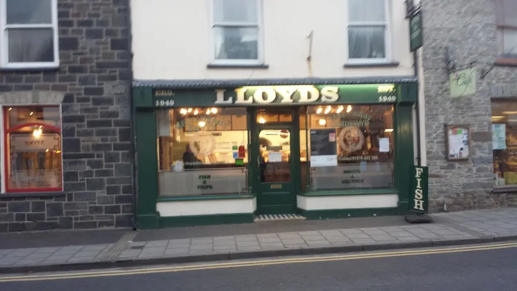 Lloyd's Fish and Chips restaurant in Lampeter