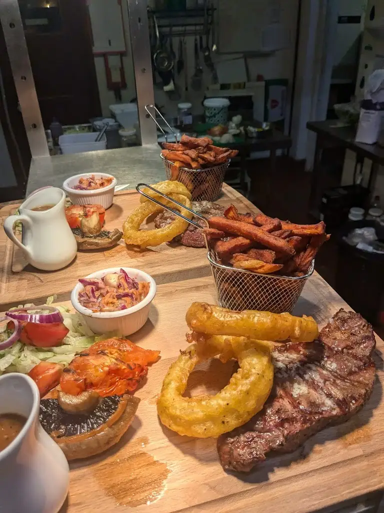 Menu_Y Ddraig Goch Bar and Grill Cyf_Lampeter_image_3