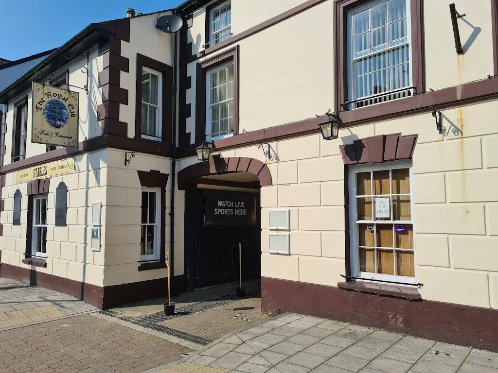 Stu Richards_The Royal Oak Tea Rooms_Lampeter_recensione